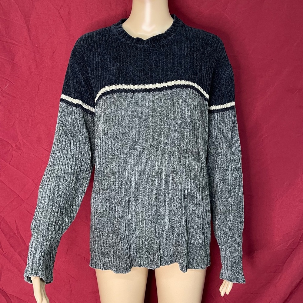 Vintage 90s/Y2K White Out Ribbed Chenille Pullover Skater Boy Sweater Size Large